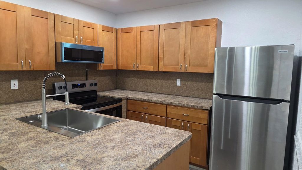 Photo of 618 SW 14th Terrace #5, Fort Lauderdale, FL 33312 (MLS # F10555080)