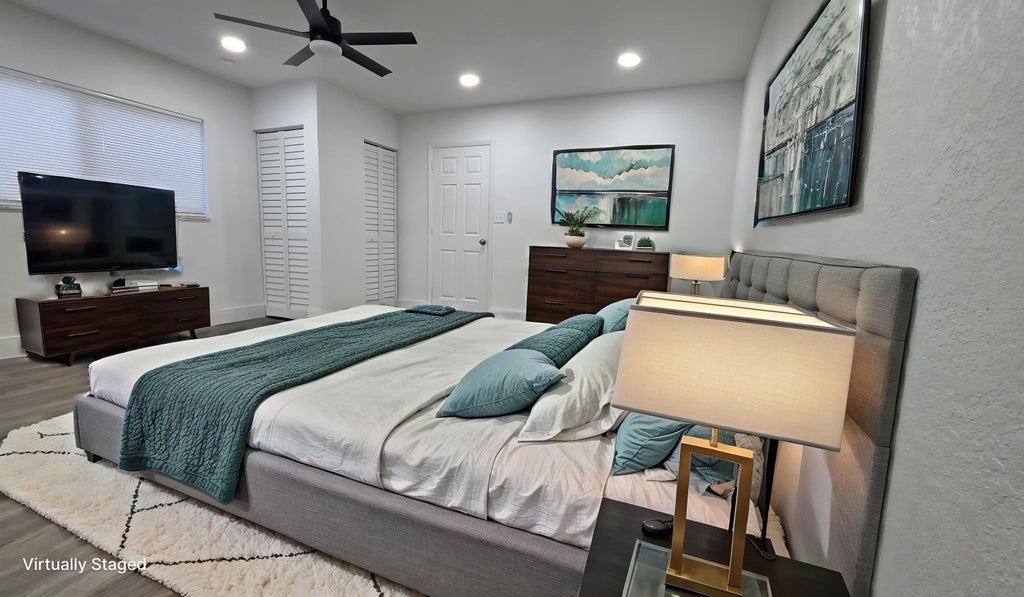 Photo of 618 SW 14th Terrace #5, Fort Lauderdale, FL 33312 (MLS # F10555080)