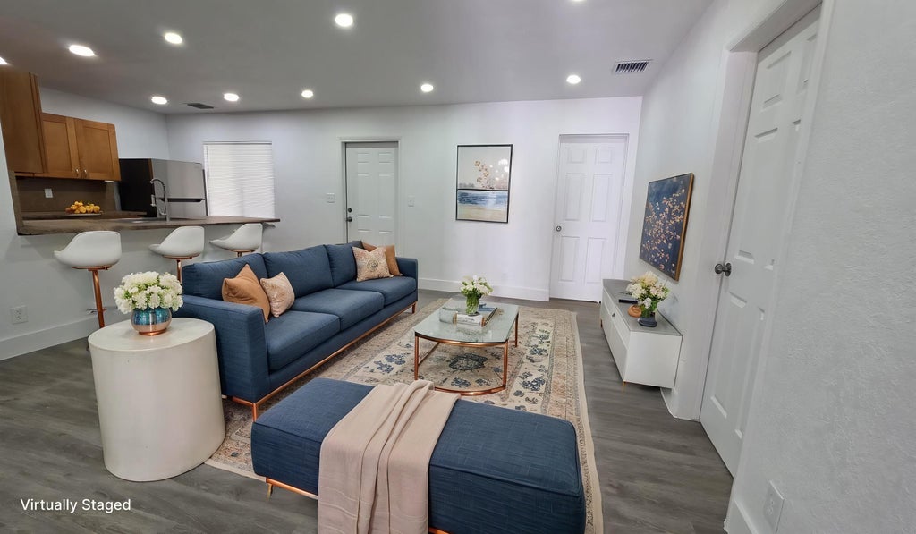Photo of 618 SW 14th Terrace #5, Fort Lauderdale, FL 33312 (MLS # F10555080)