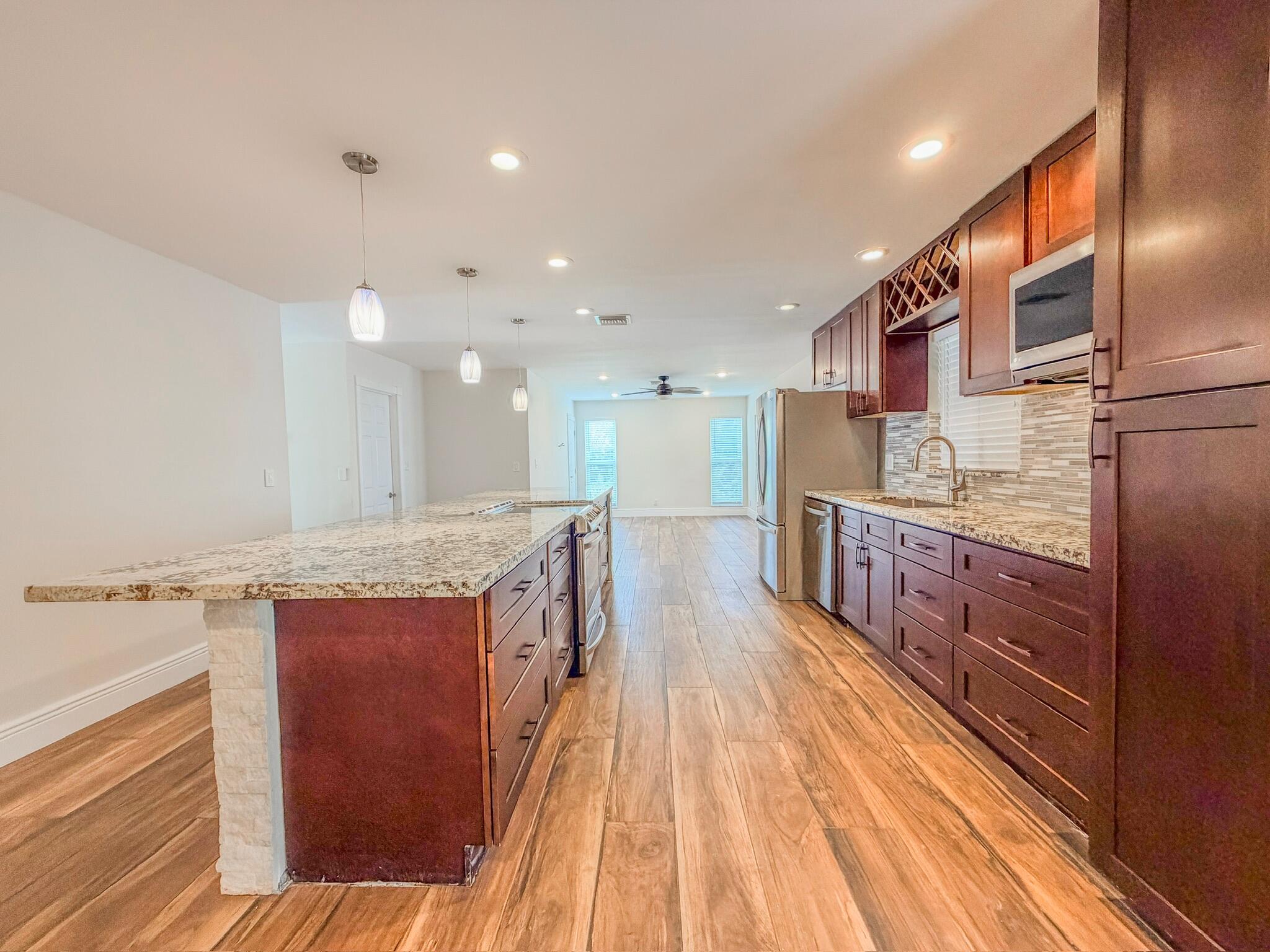 TROPIC PALMS 2 - Residential Lease