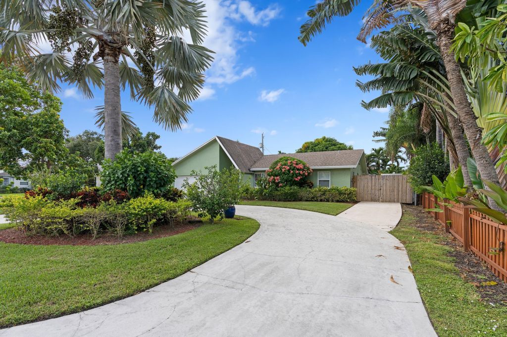 Photo of 2996 Cardinal Drive, Delray Beach, FL 33444 (MLS # B26027038)