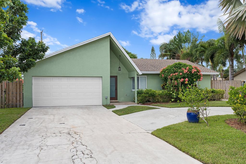Photo of 2996 Cardinal Drive, Delray Beach, FL 33444 (MLS # B26027038)