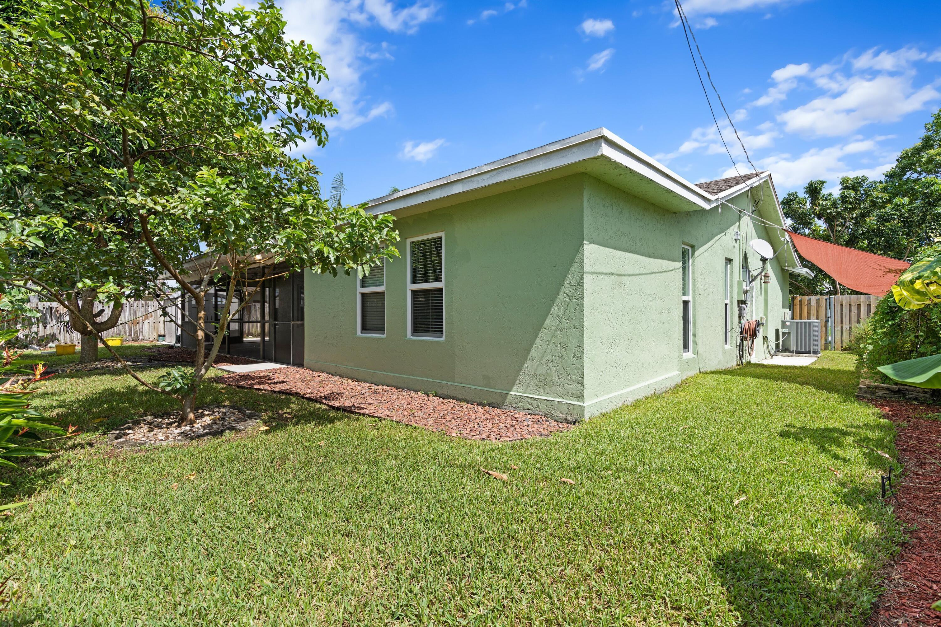 TROPIC PALMS 2 - Residential Lease