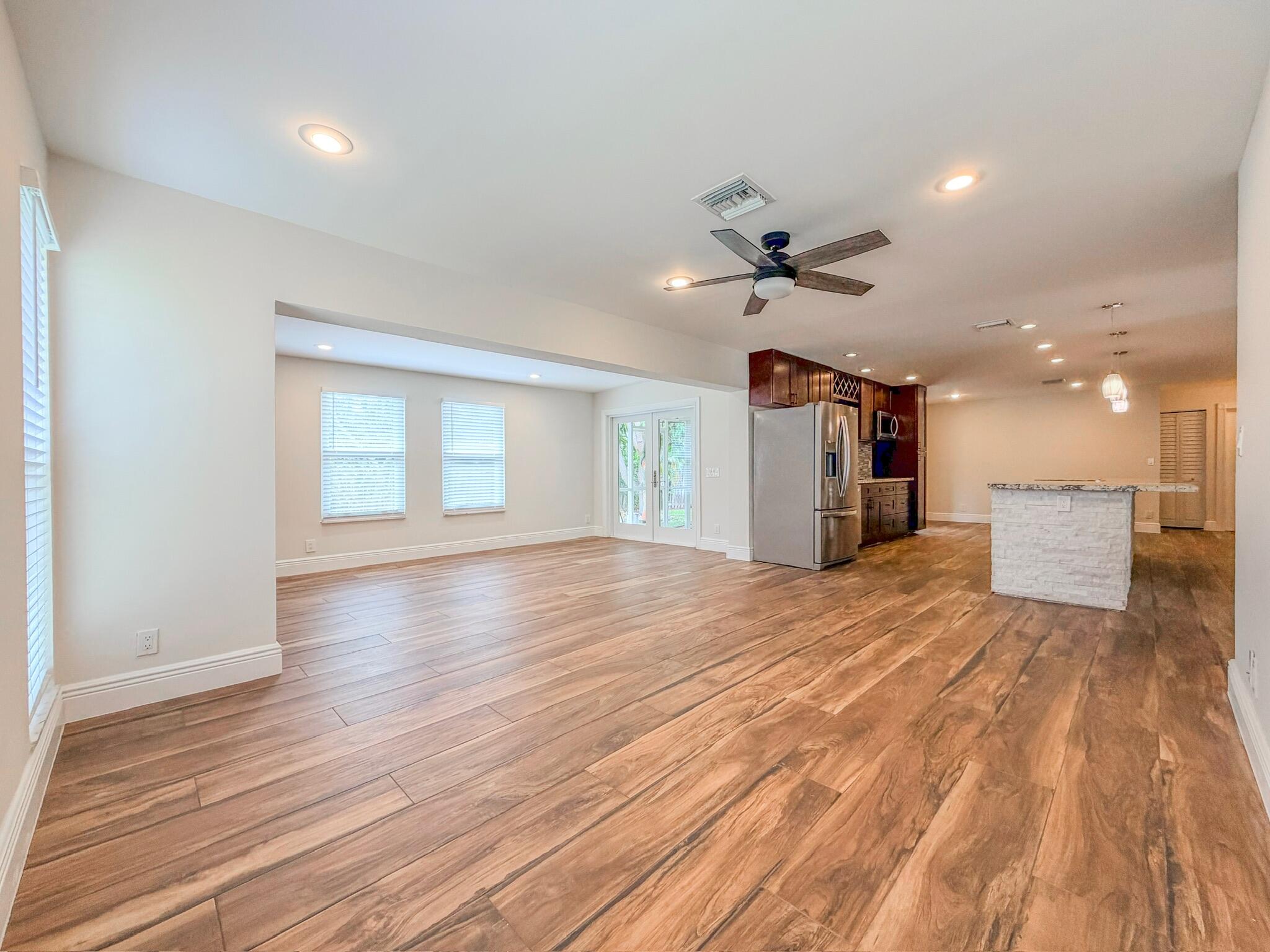 TROPIC PALMS 2 - Residential Lease