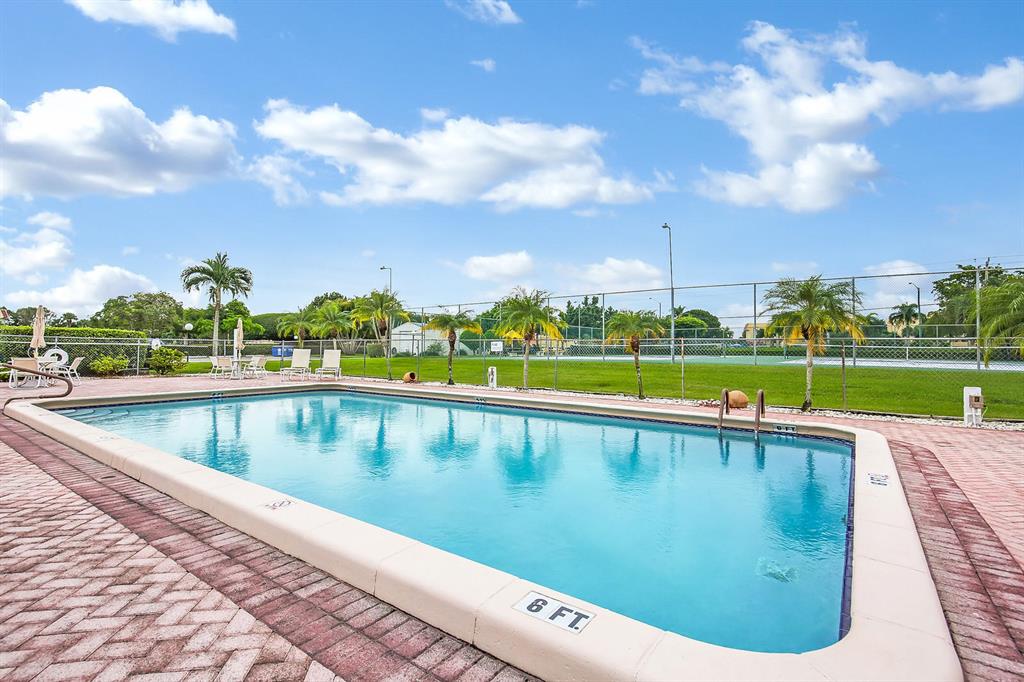 Barwood Condo - Residential