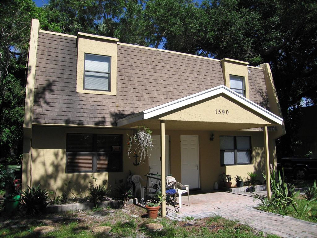 Photo of 1590 SW 23rd Ct, Fort Lauderdale, FL 33315 (MLS # F10408840)