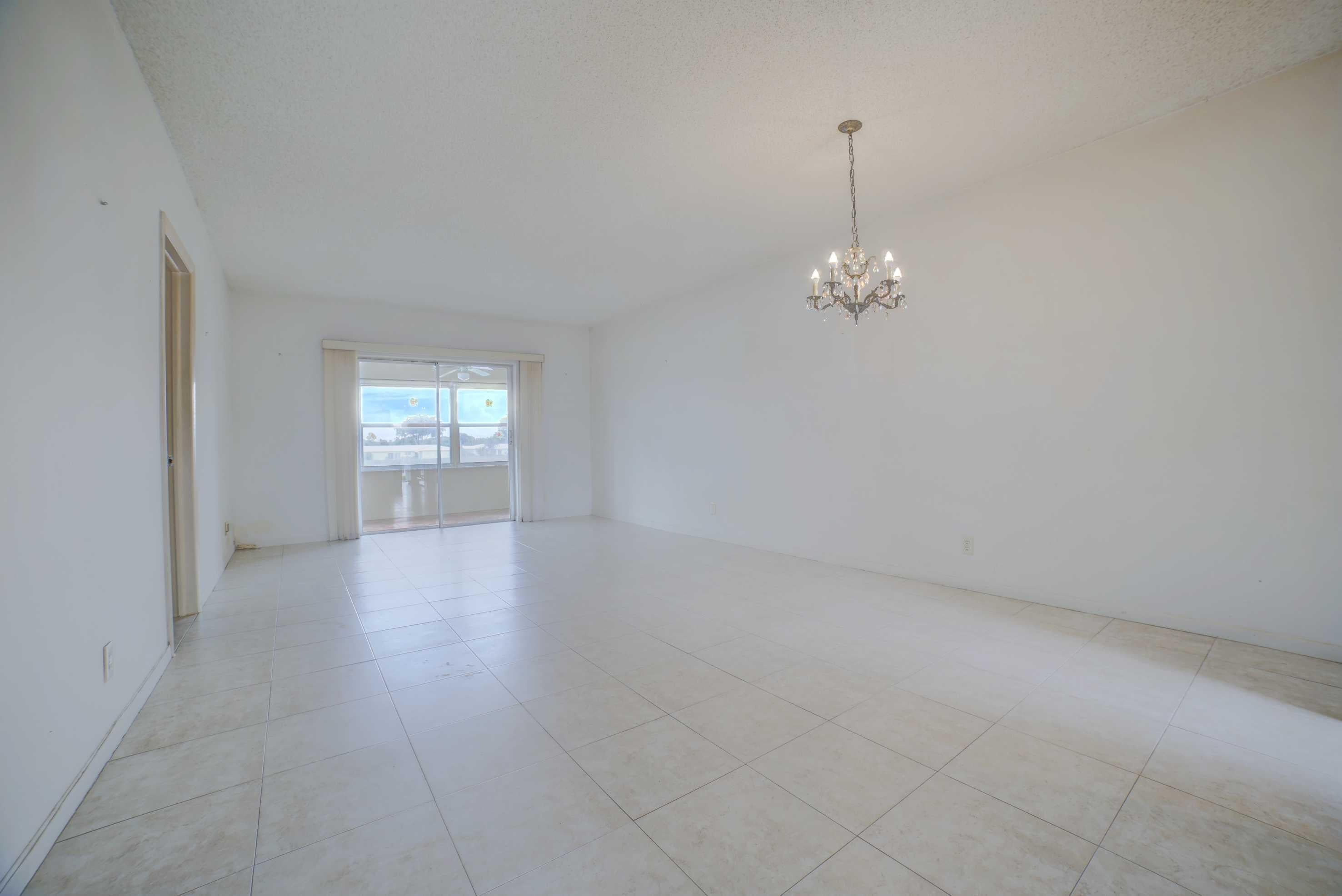 1118 Lake Terrace 215