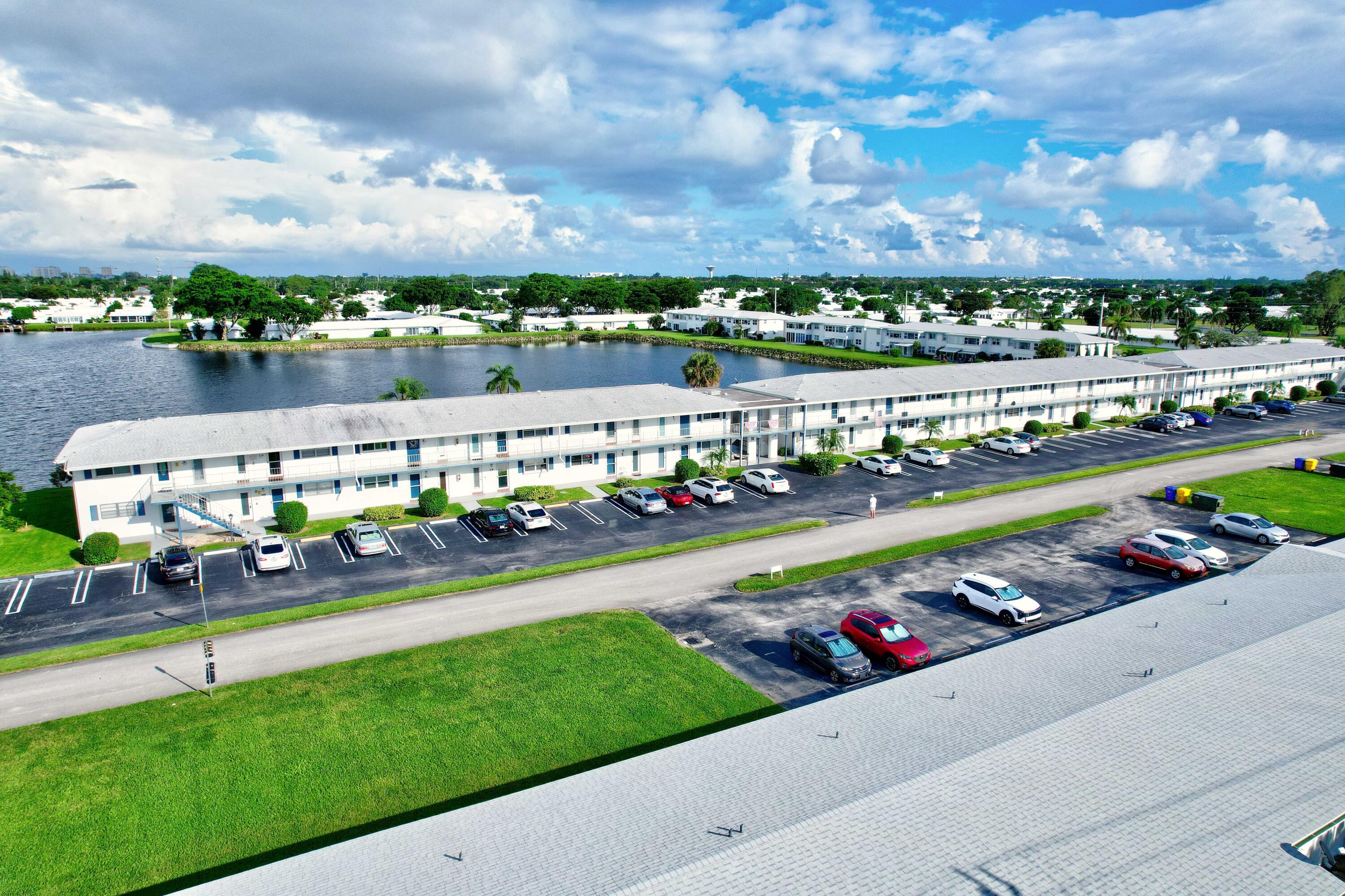 1118 Lake Terrace 215