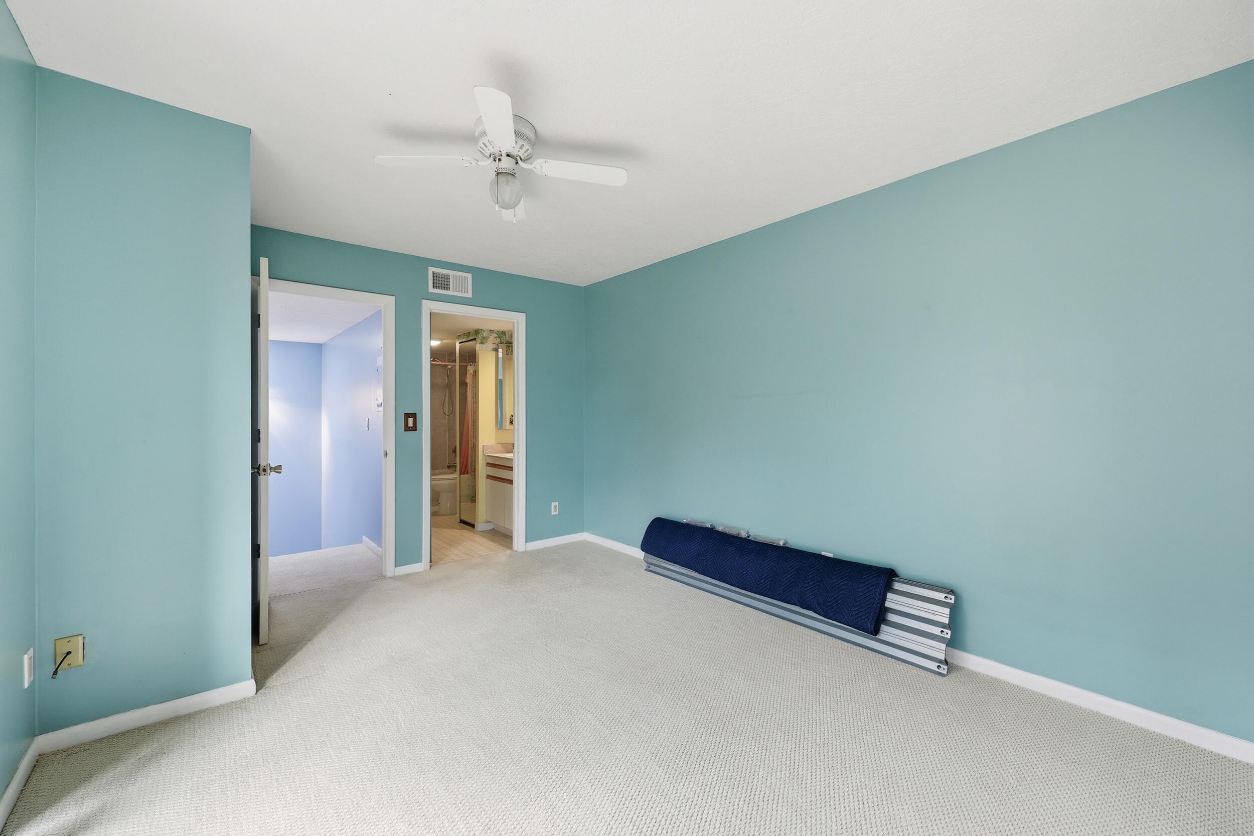 EMERALD LAKES - Residential