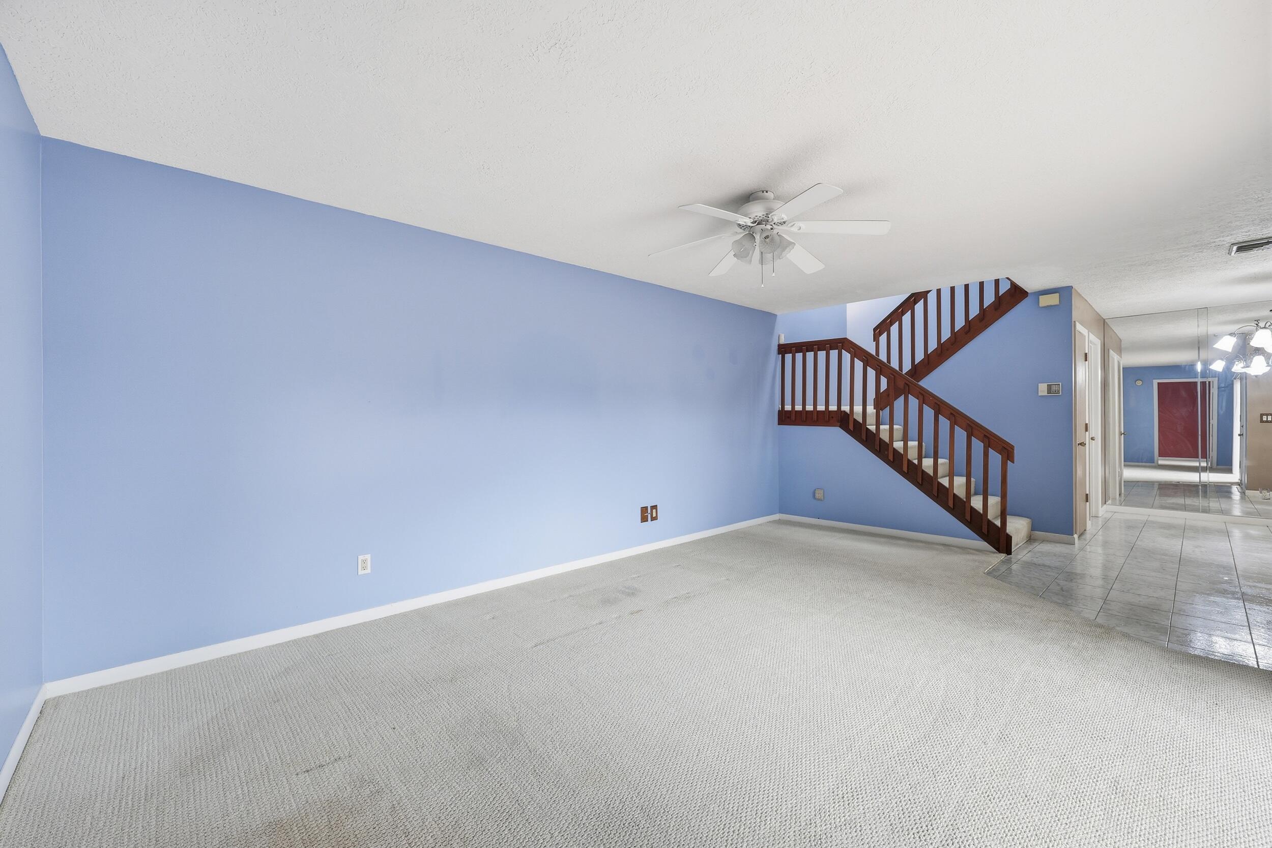 EMERALD LAKES - Residential