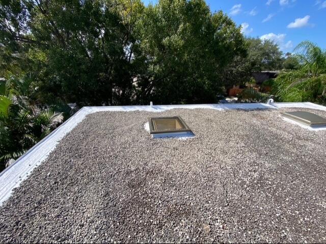 EMERALD LAKES - Residential