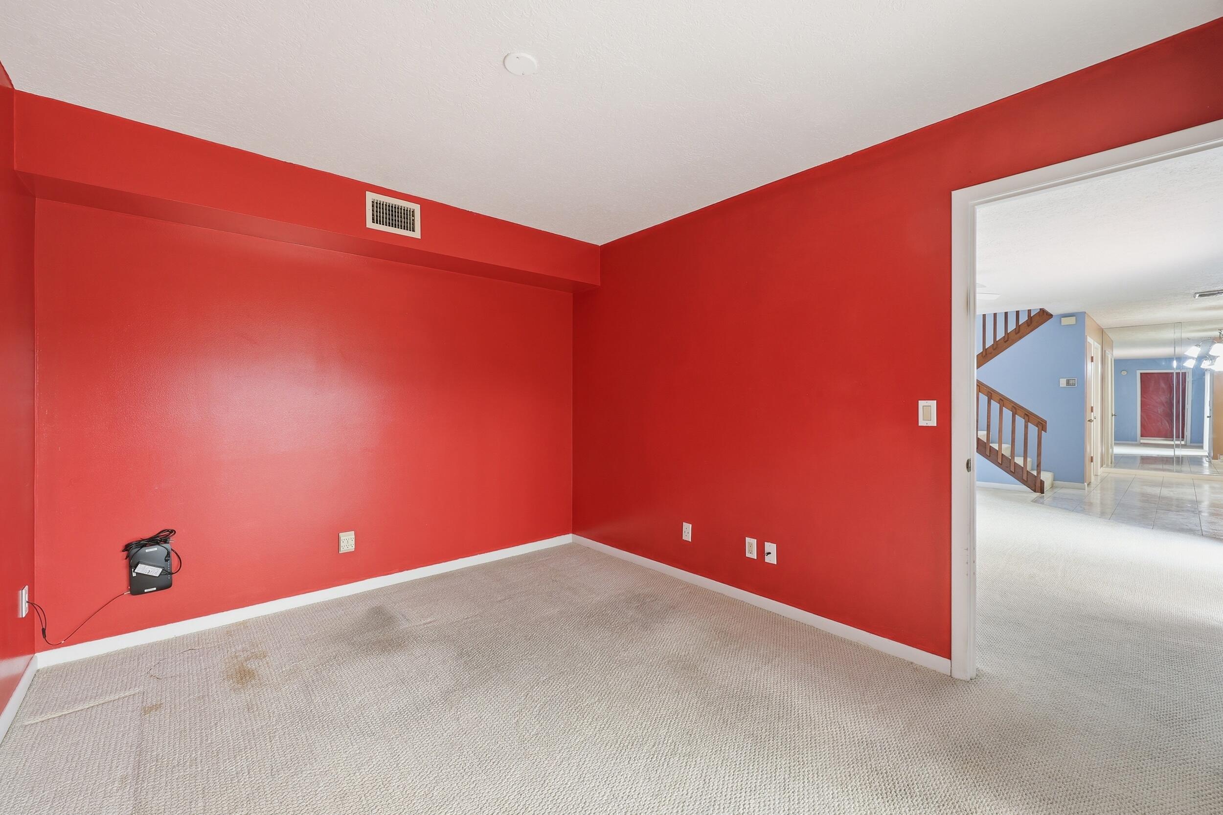 EMERALD LAKES - Residential