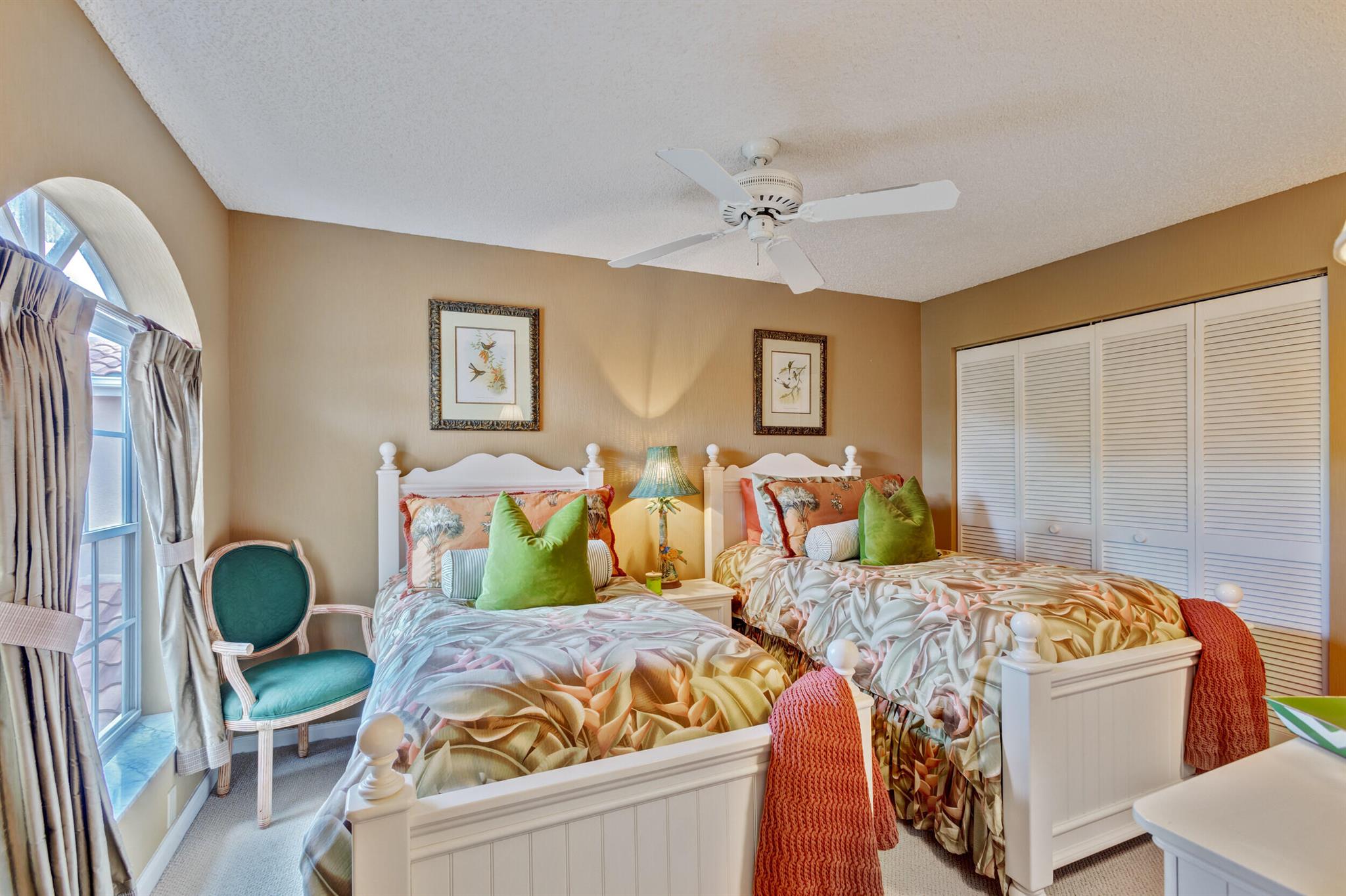 LEGENDS CONDO - Residential Lease