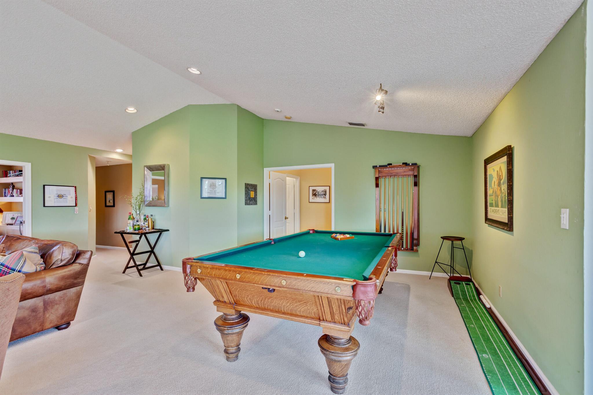 LEGENDS CONDO - Residential Lease