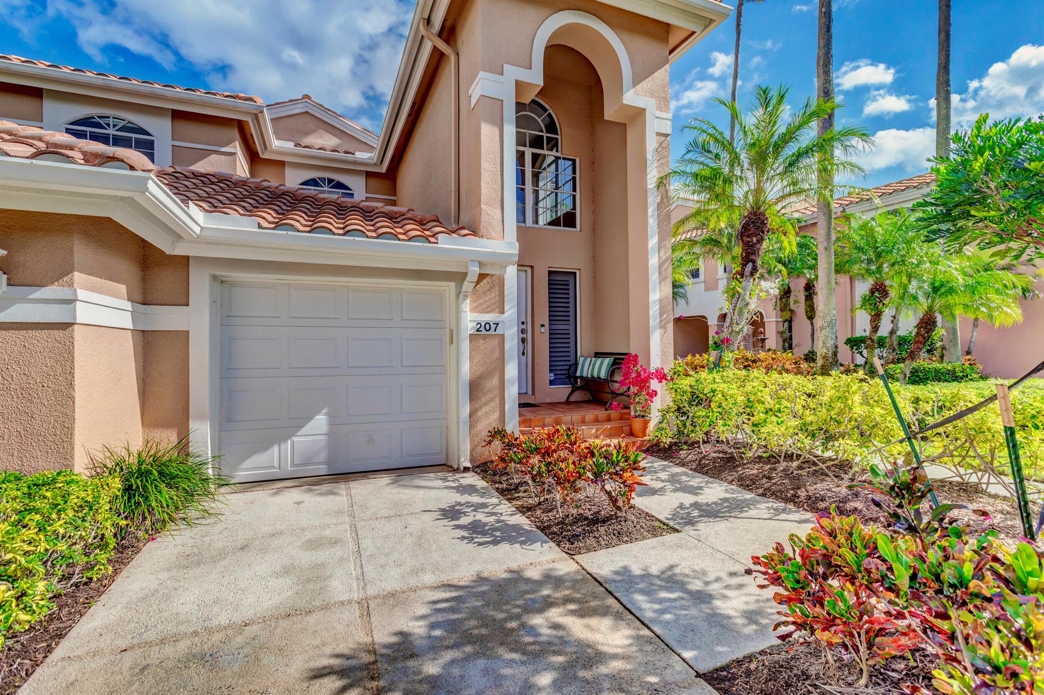 LEGENDS CONDO - Residential Lease