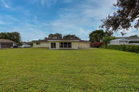 A home in Lake Worth