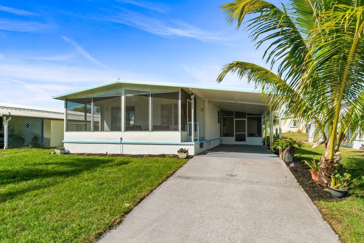 7129 SE Bluebird Circle, Hobe Sound, FL, 33455/$249,000 4 7129 SE Bluebird Circle