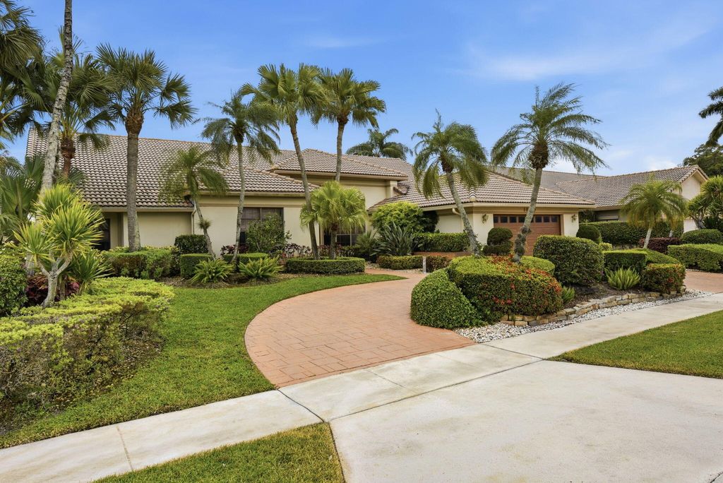 Photo of 10330 Silver Lake Drive, Boca Raton, FL 33428 (MLS # B26021644)