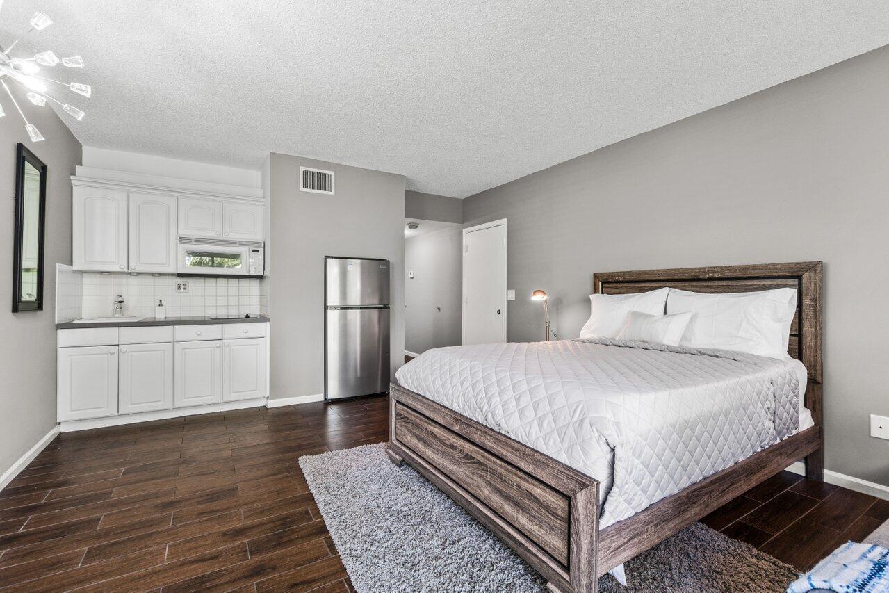 TENNIS LODGES 1 CONDO - Residential Lease