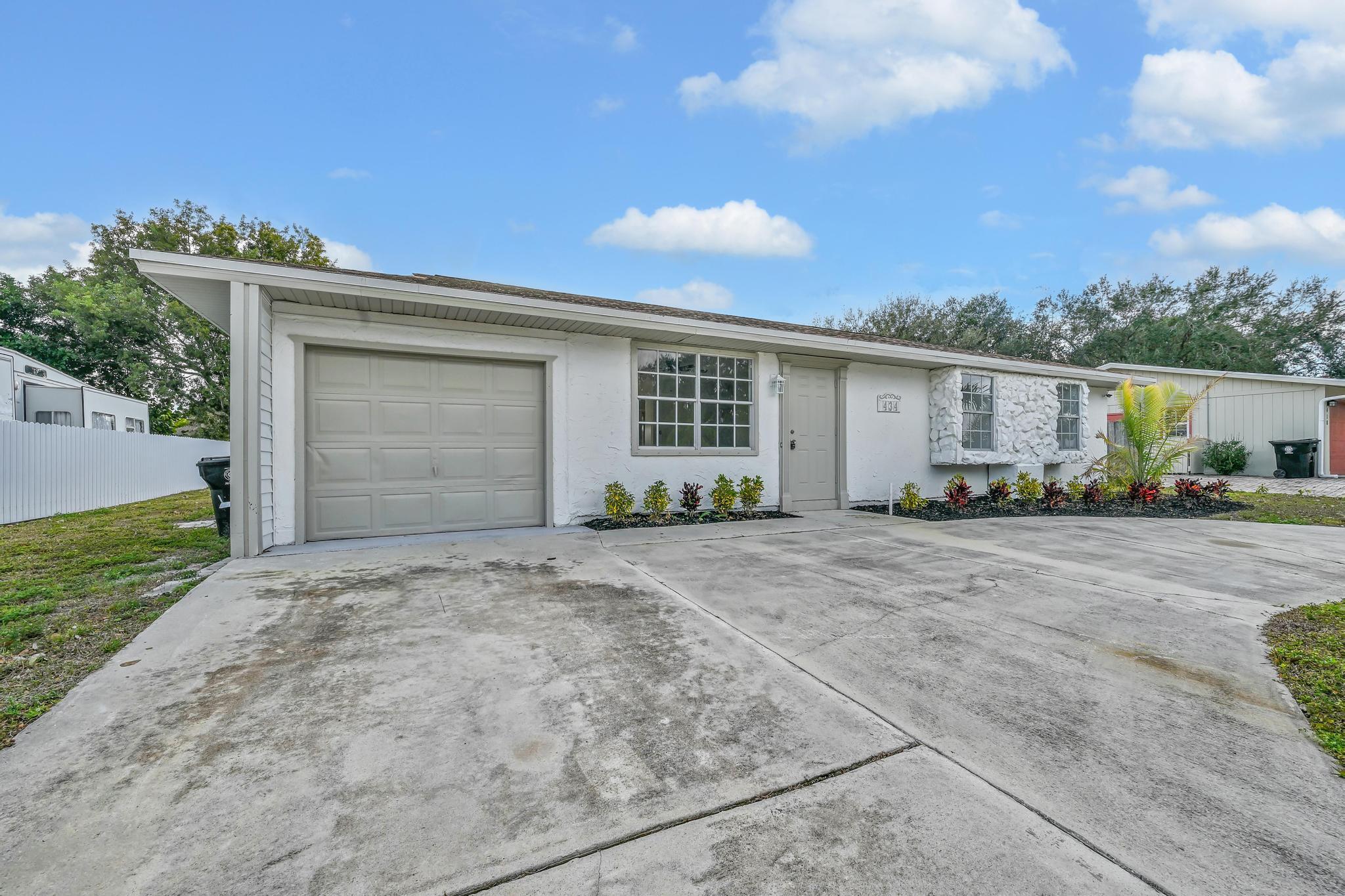 PORT ST LUCIE FLORESTA PINES UNIT 2 - Residential