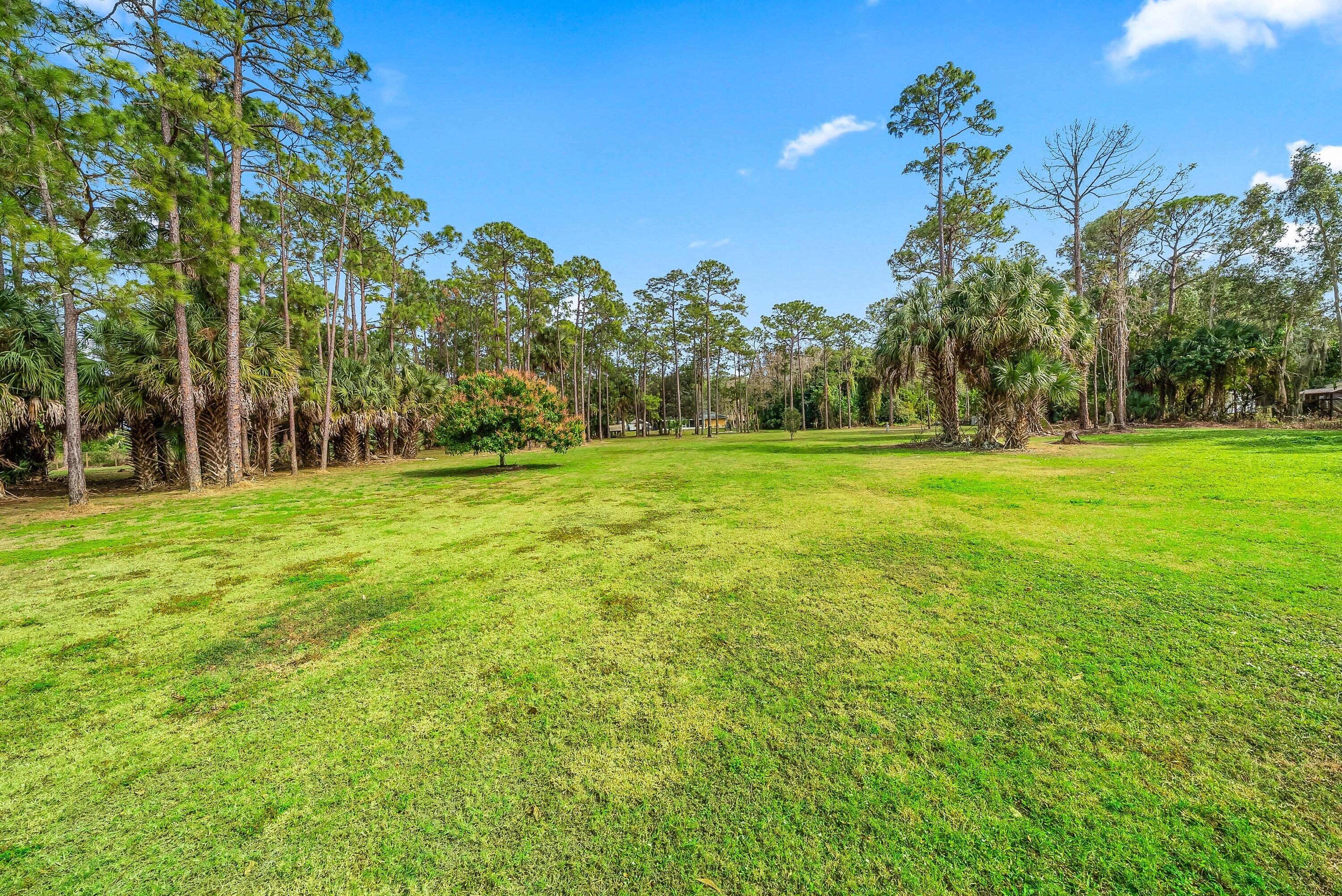LOXAHATCHEE GROVES - Residential