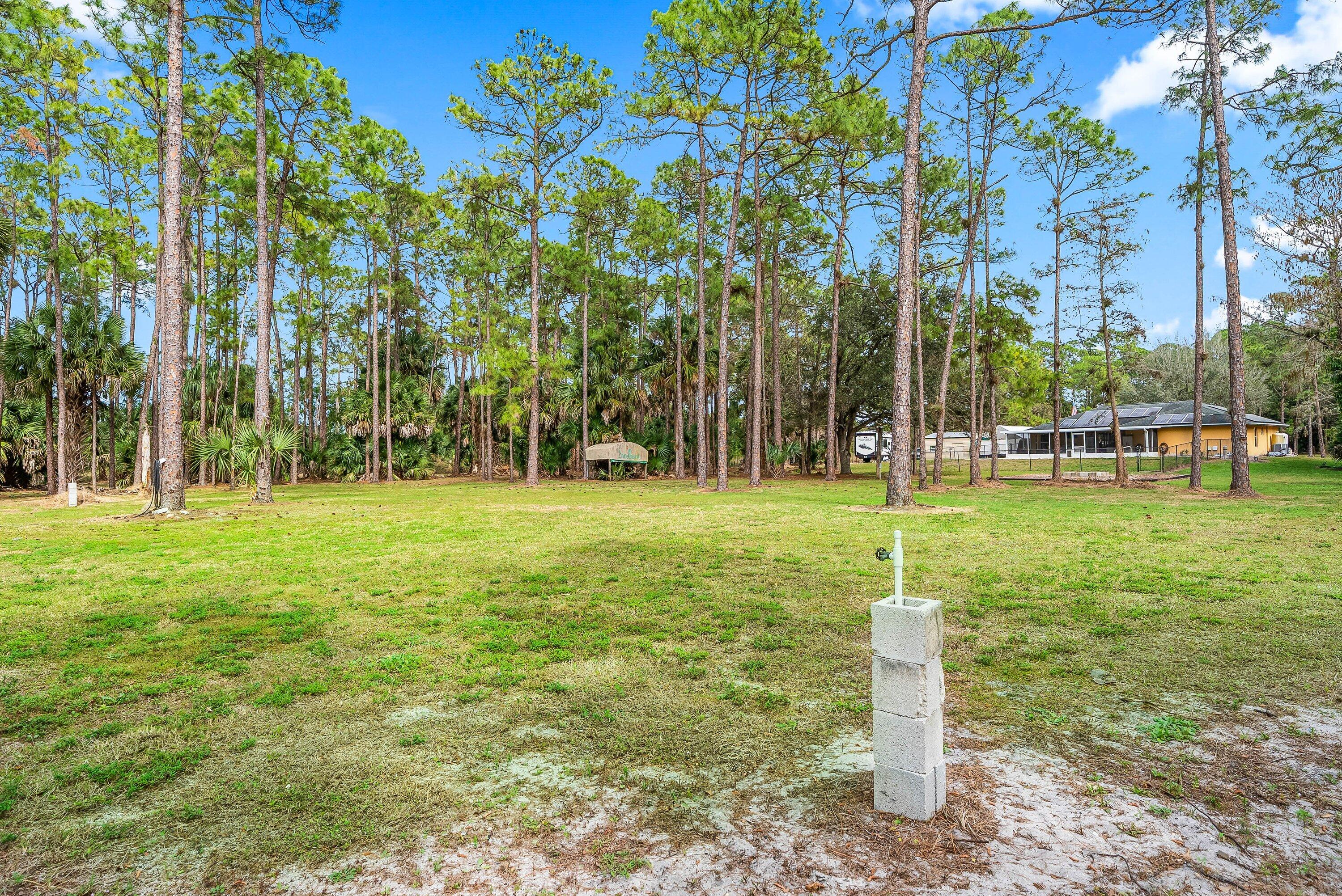 LOXAHATCHEE GROVES - Residential