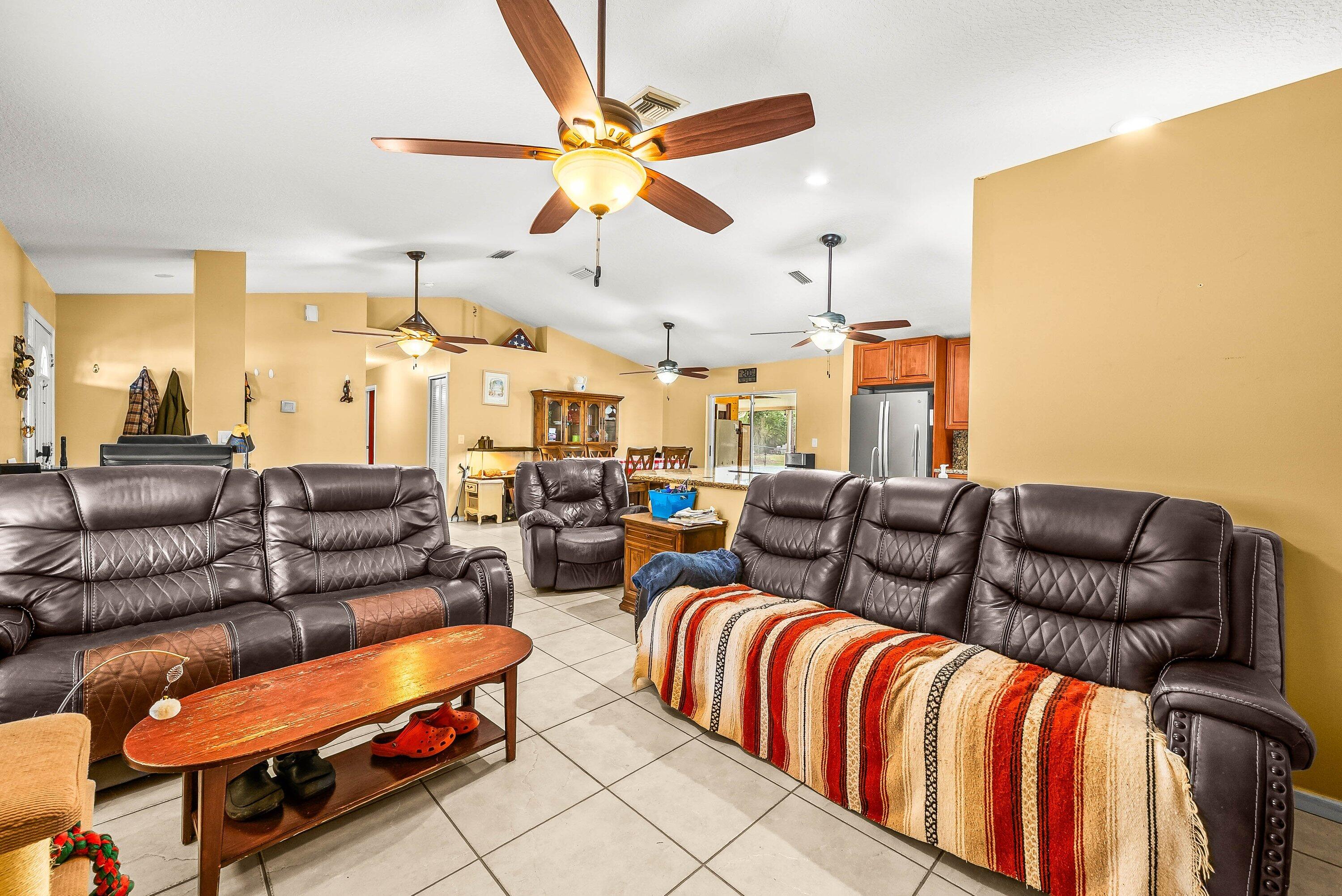 LOXAHATCHEE GROVES - Residential