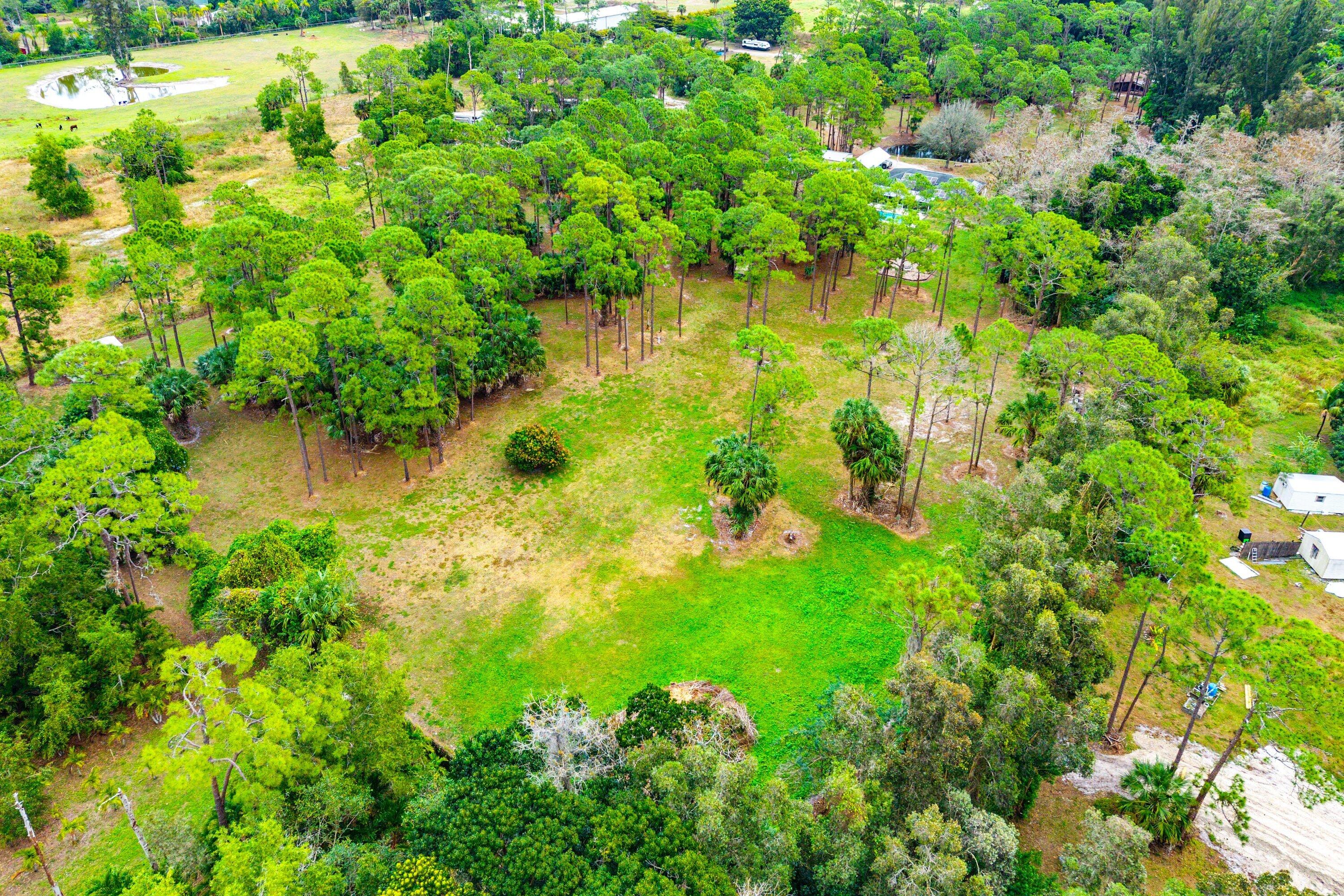 LOXAHATCHEE GROVES - Residential