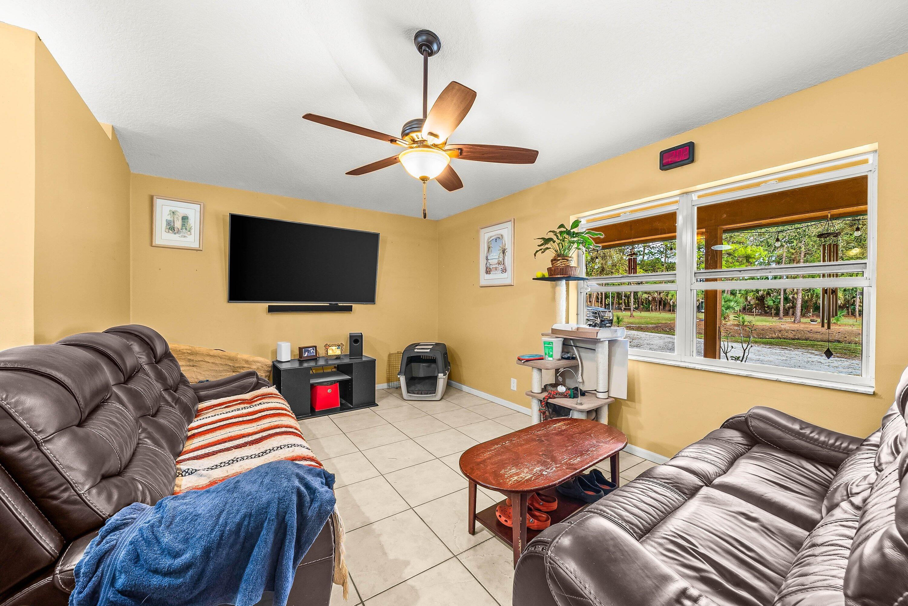 LOXAHATCHEE GROVES - Residential