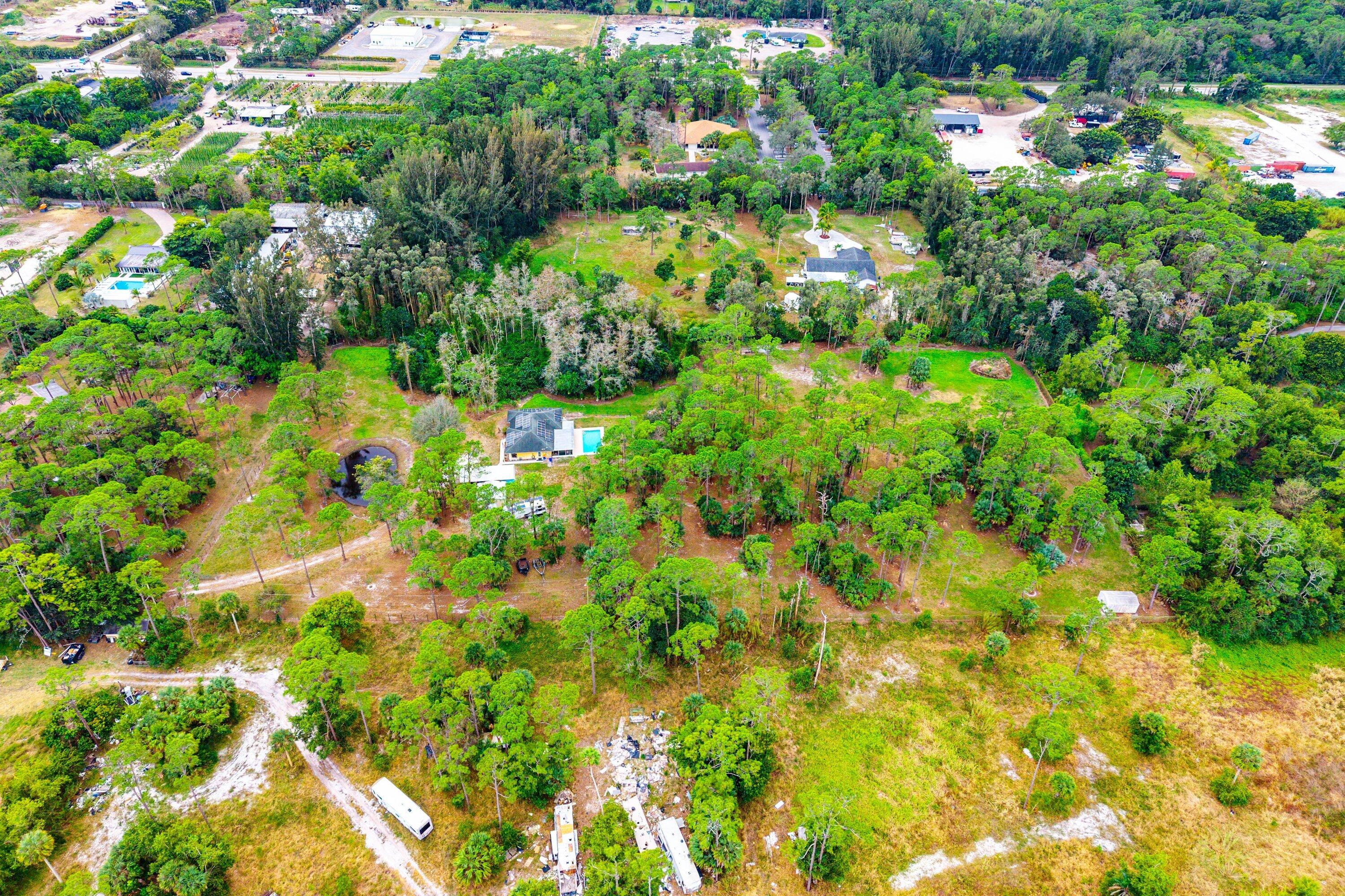 LOXAHATCHEE GROVES - Residential