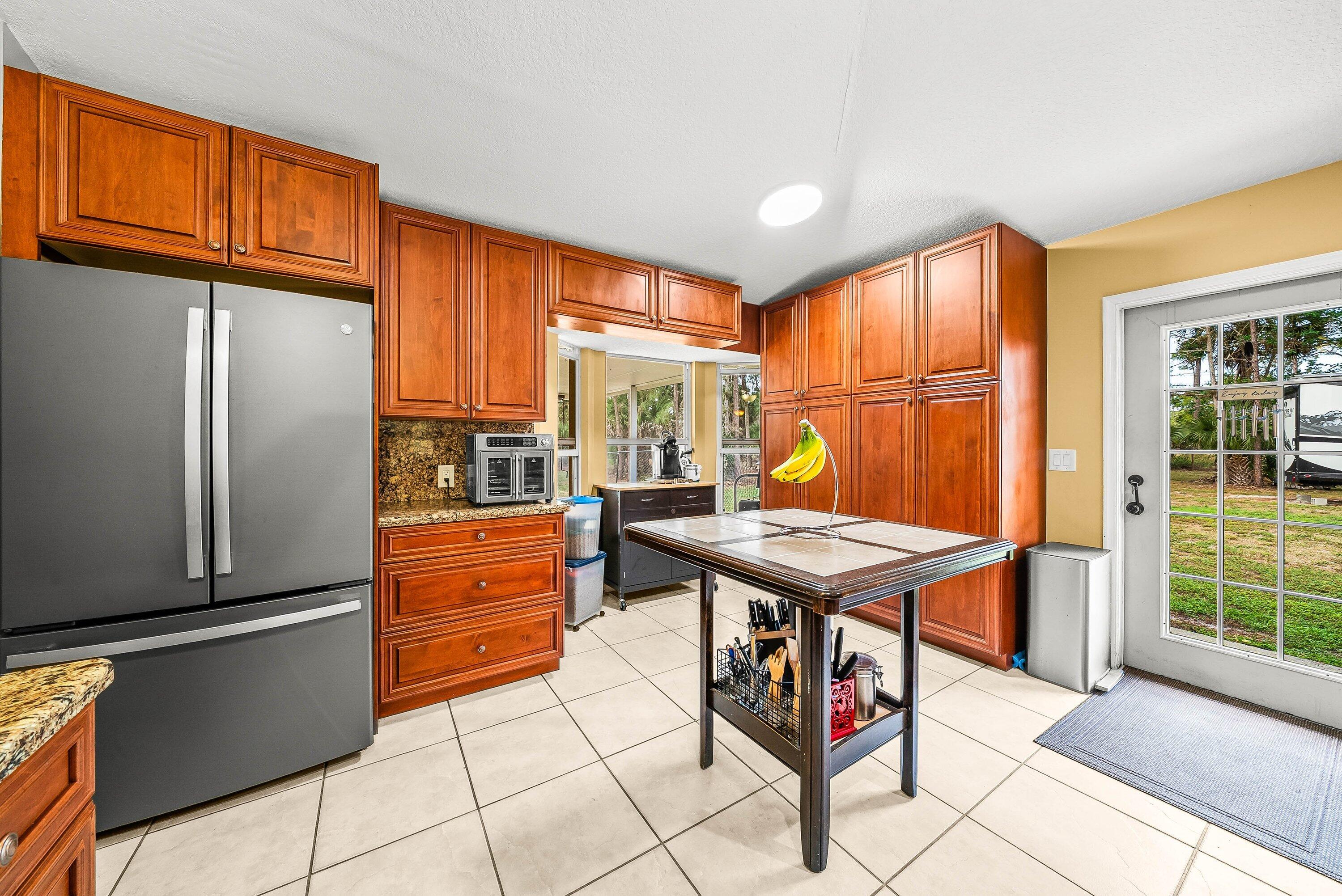 LOXAHATCHEE GROVES - Residential