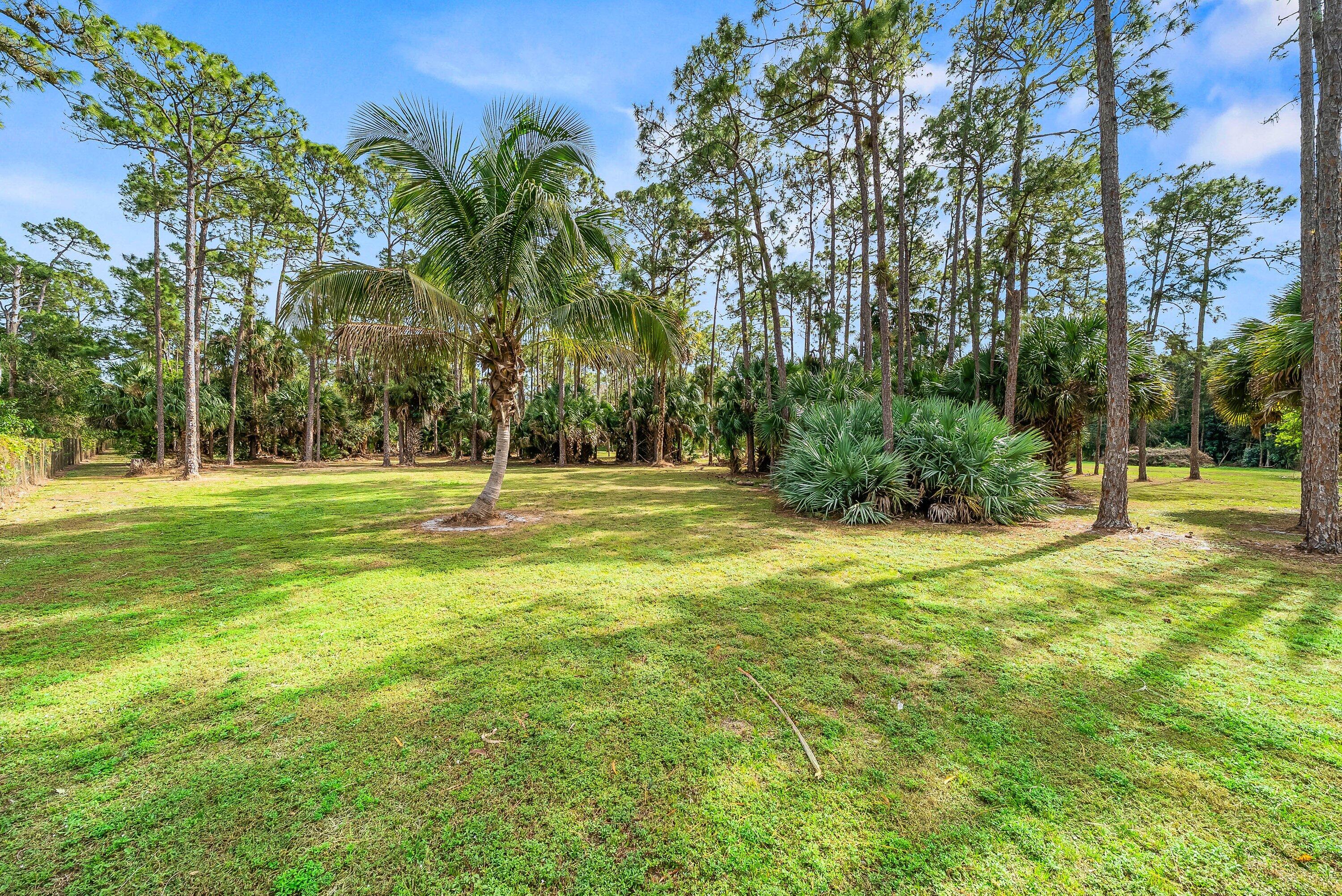 LOXAHATCHEE GROVES - Residential