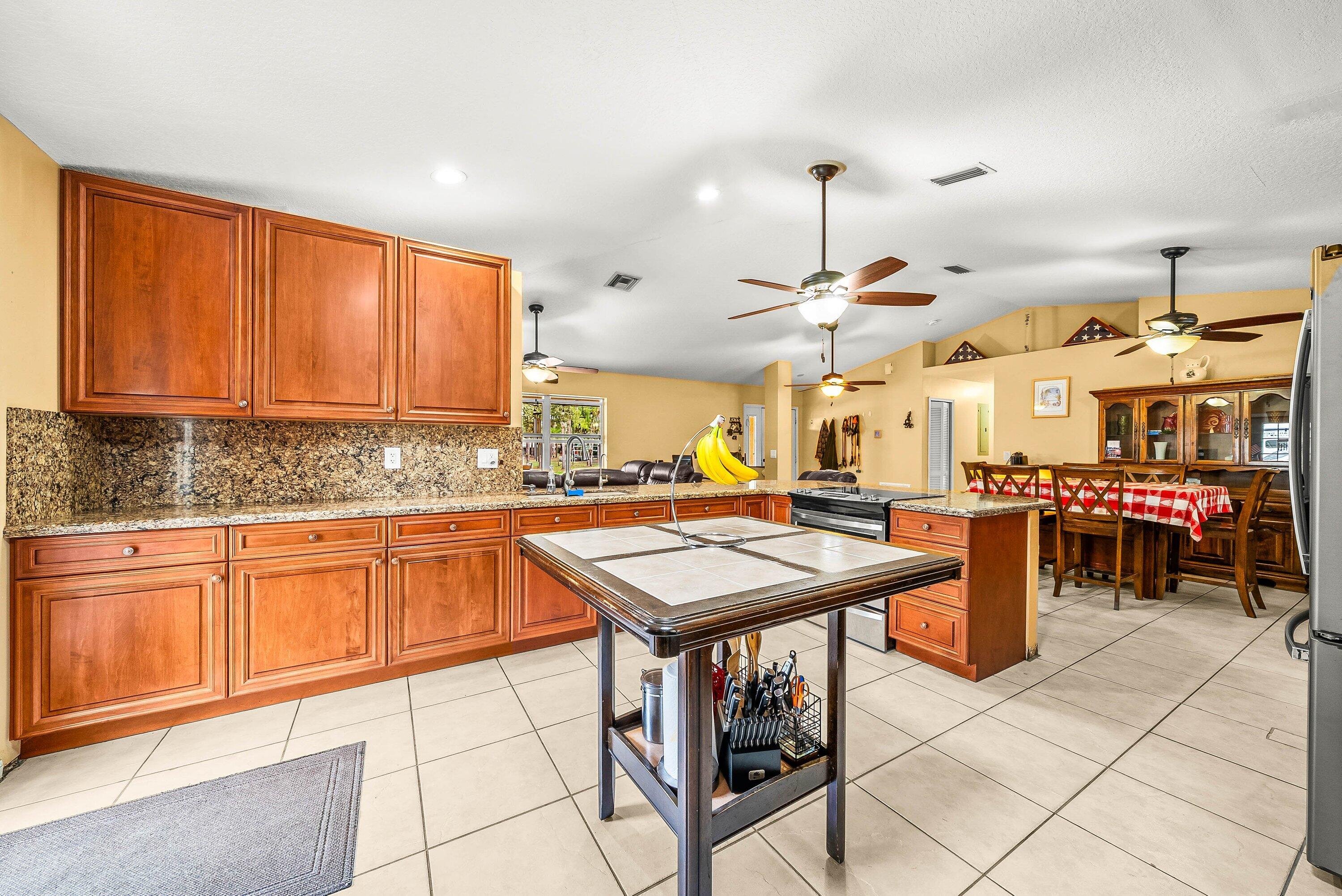 LOXAHATCHEE GROVES - Residential