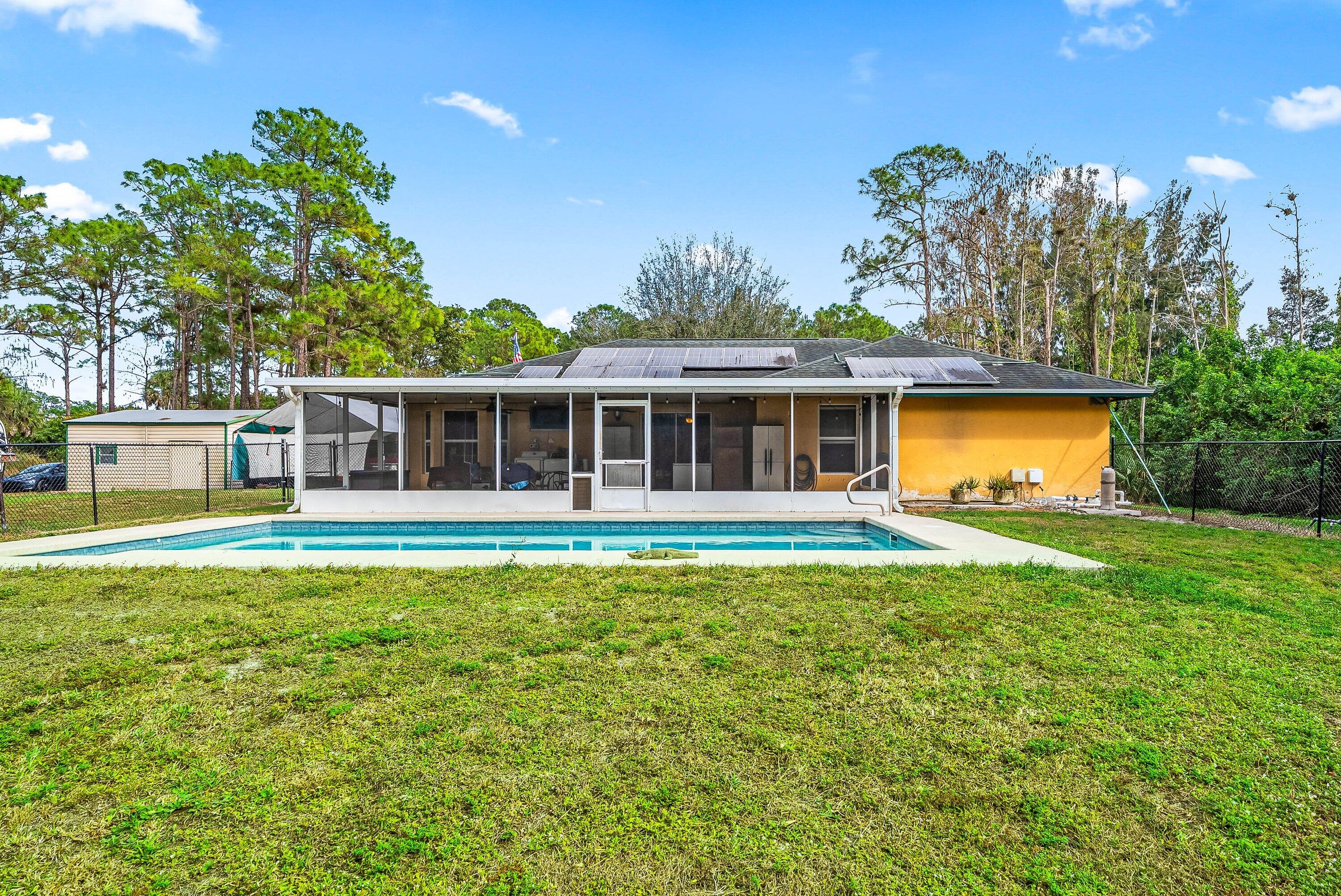 LOXAHATCHEE GROVES - Residential