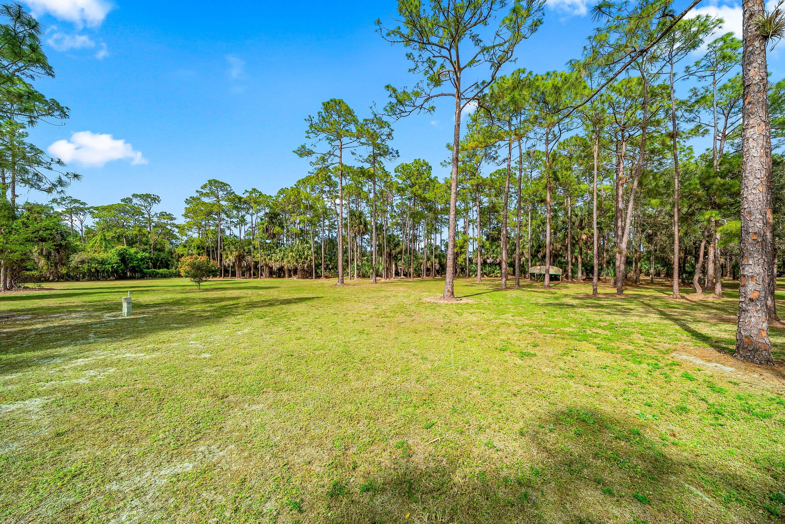 LOXAHATCHEE GROVES - Residential