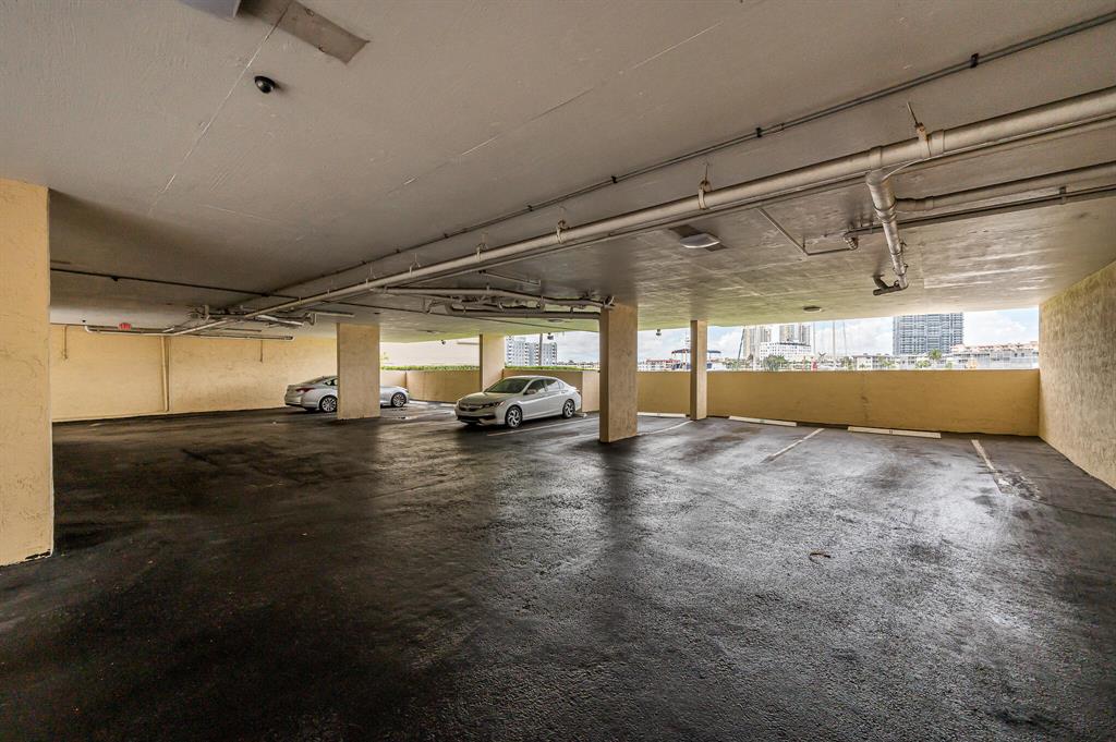 LINDAL APTS CONDO - Residential