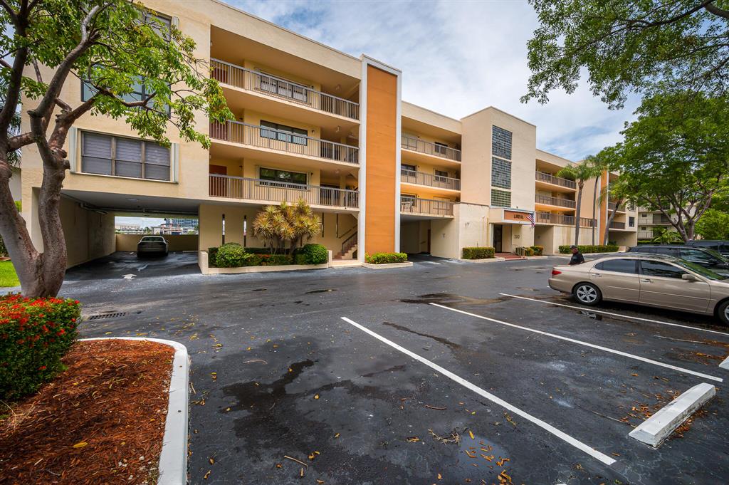 LINDAL APTS CONDO - Residential