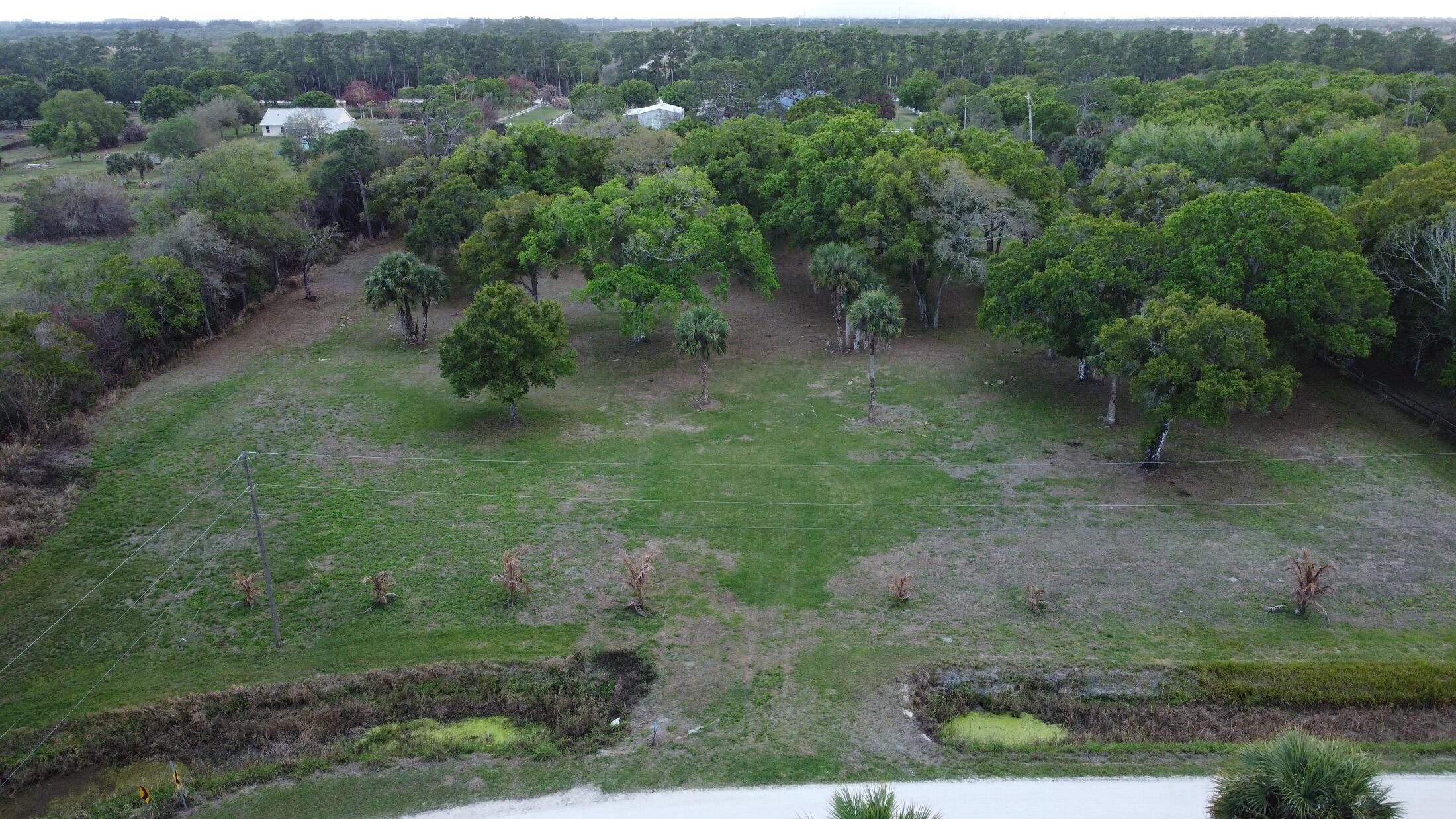 TRAILS END SUB - Land