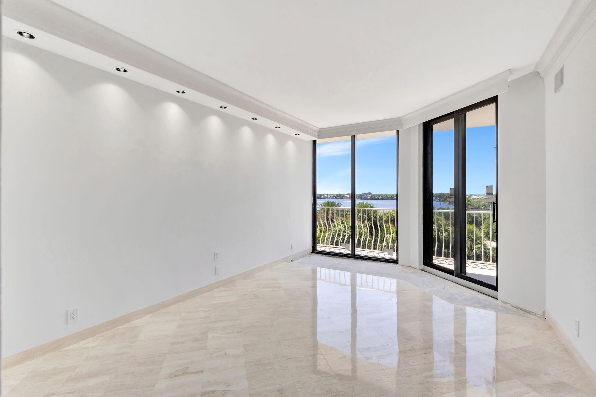 Two Thousand Condo at Slo - Residential