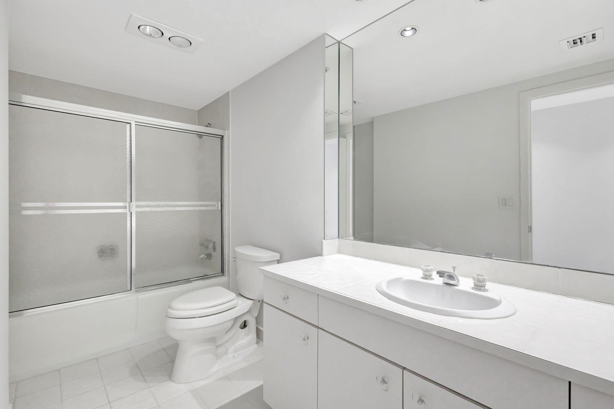 Two Thousand Condo at Slo - Residential