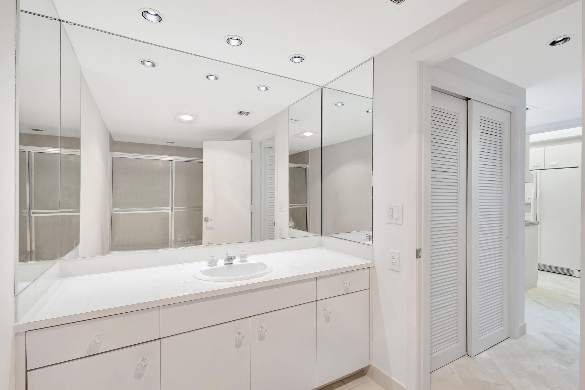 Two Thousand Condo at Slo - Residential