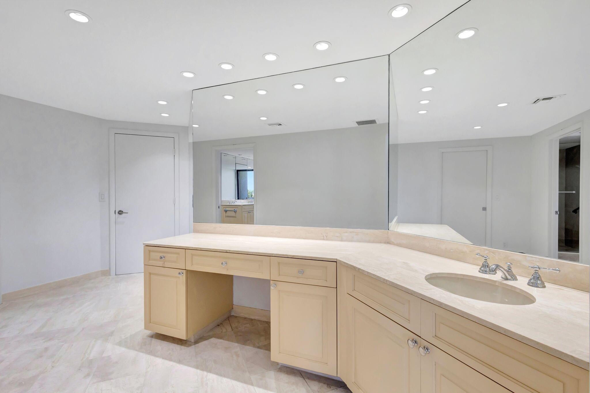 Two Thousand Condo at Slo - Residential