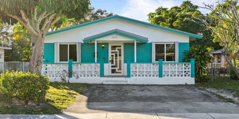Tiny photo for 3443 NE 3rd Avenue, Oakland Park, FL 33334 (MLS # R11159959)