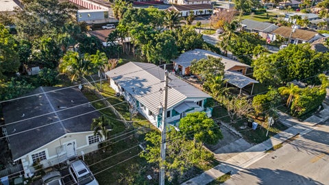 Tiny photo for 3443 NE 3rd Avenue, Oakland Park, FL 33334 (MLS # R11159959)