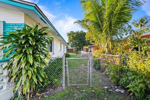 Tiny photo for 3443 NE 3rd Avenue, Oakland Park, FL 33334 (MLS # R11159959)