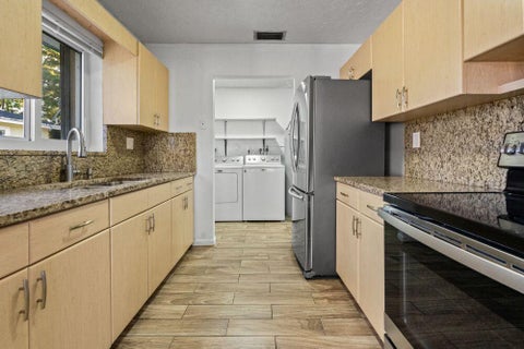 Tiny photo for 3443 NE 3rd Avenue, Oakland Park, FL 33334 (MLS # R11159959)