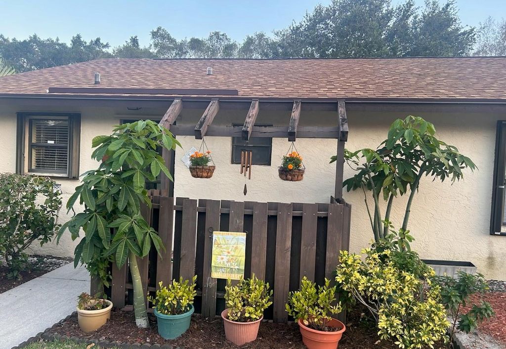 Photo of 30 Via De Casas Norte H, Boynton Beach, FL 33426 (MLS # F10435926)