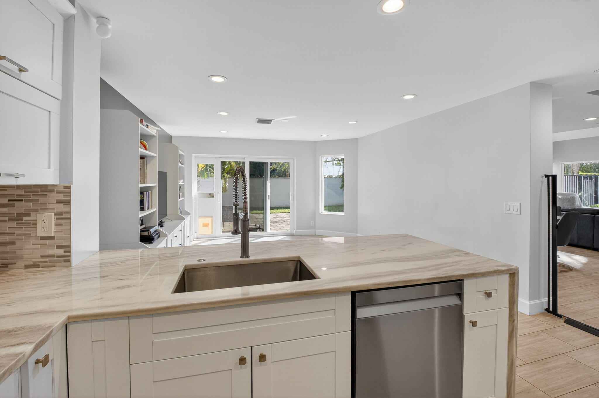 CEDAR CAY - Residential