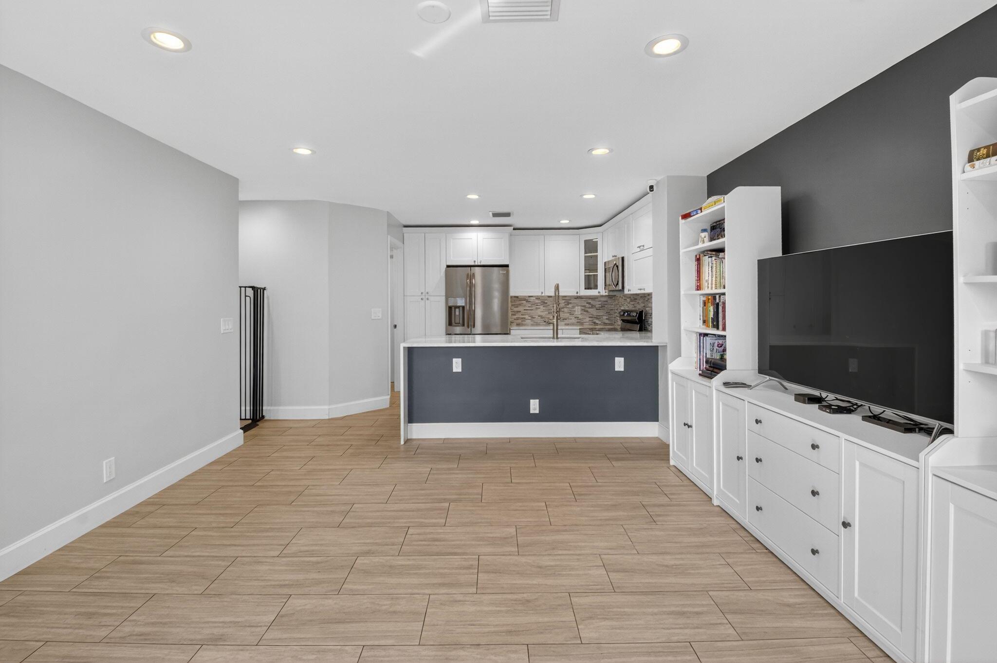 CEDAR CAY - Residential