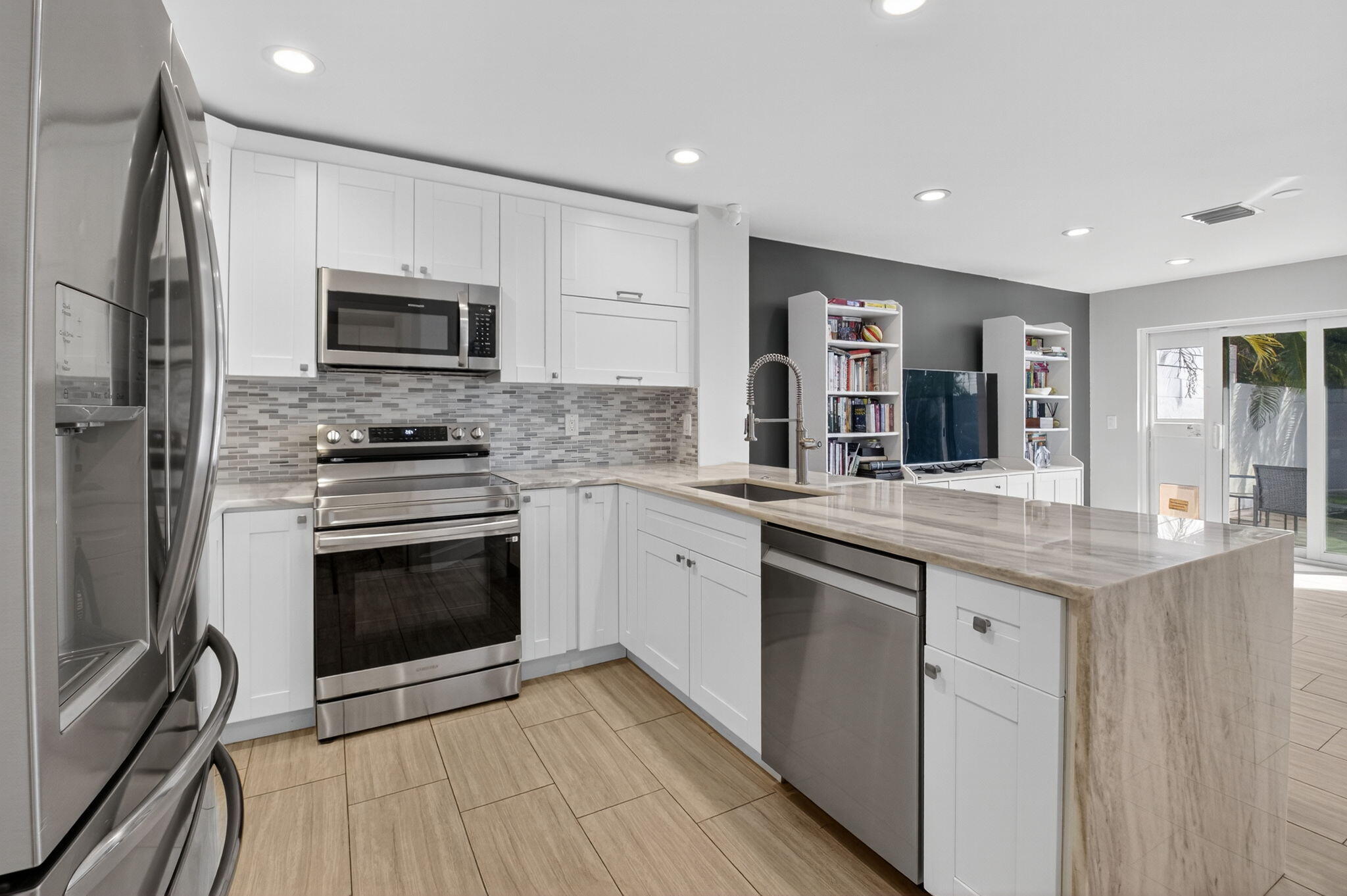 CEDAR CAY - Residential